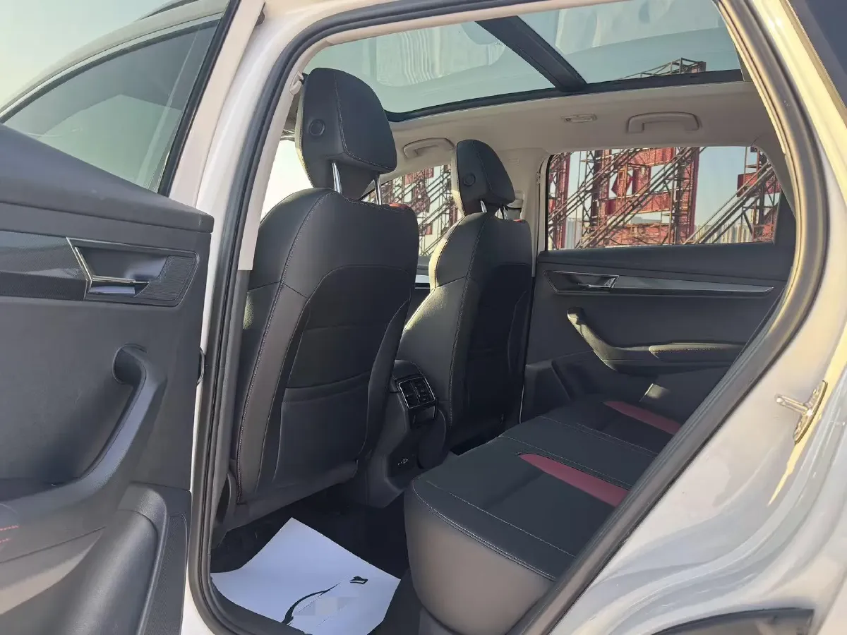 2022 Skoda Karoq 1.4T 150HP L4 7DCT,autocango,china used car exporter,china ev exporter,chinese used car exporter,chinese used ev exporter