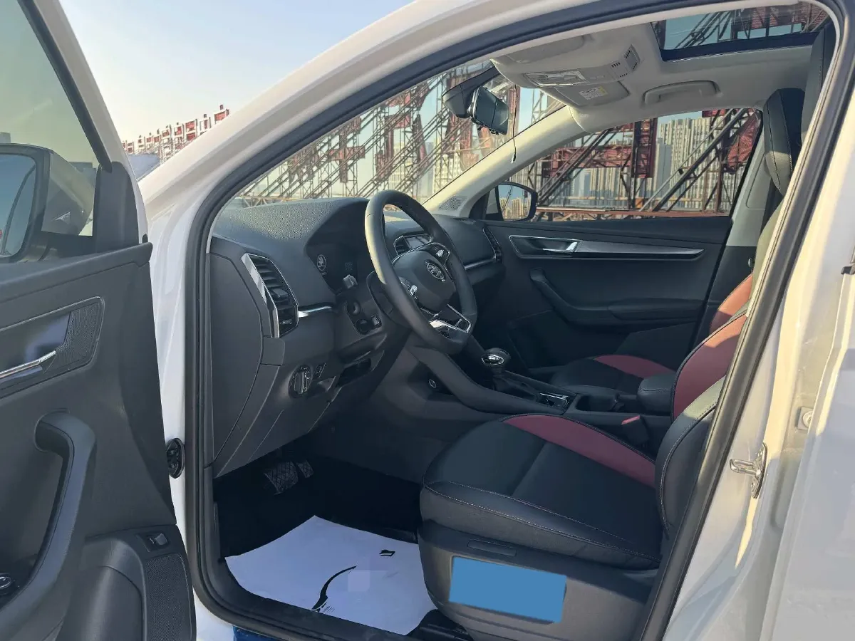 2022 Skoda Karoq 1.4T 150HP L4 7DCT,autocango,china used car exporter,china ev exporter,chinese used car exporter,chinese used ev exporter