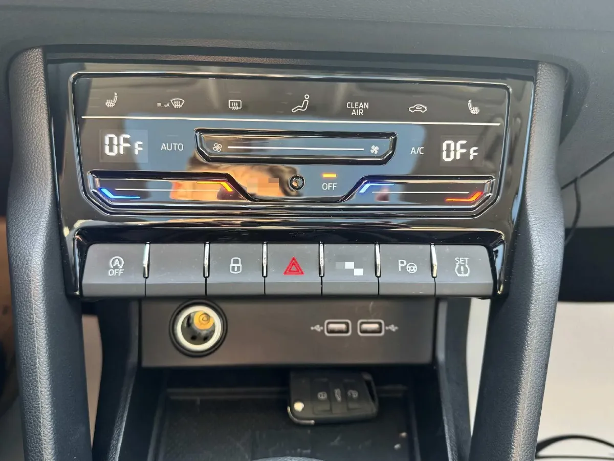 2022 Skoda Karoq 1.4T 150HP L4 7DCT,autocango,china used car exporter,china ev exporter,chinese used car exporter,chinese used ev exporter