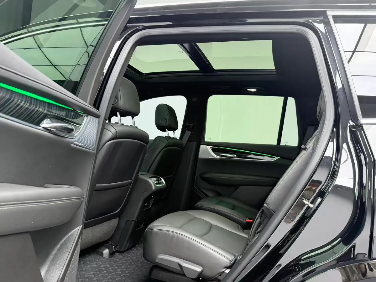 2022 Cadillac XT6 2.0T 237HP L4 9AT,autocango,china used car exporter,china ev exporter,chinese used car exporter,chinese used ev exporter