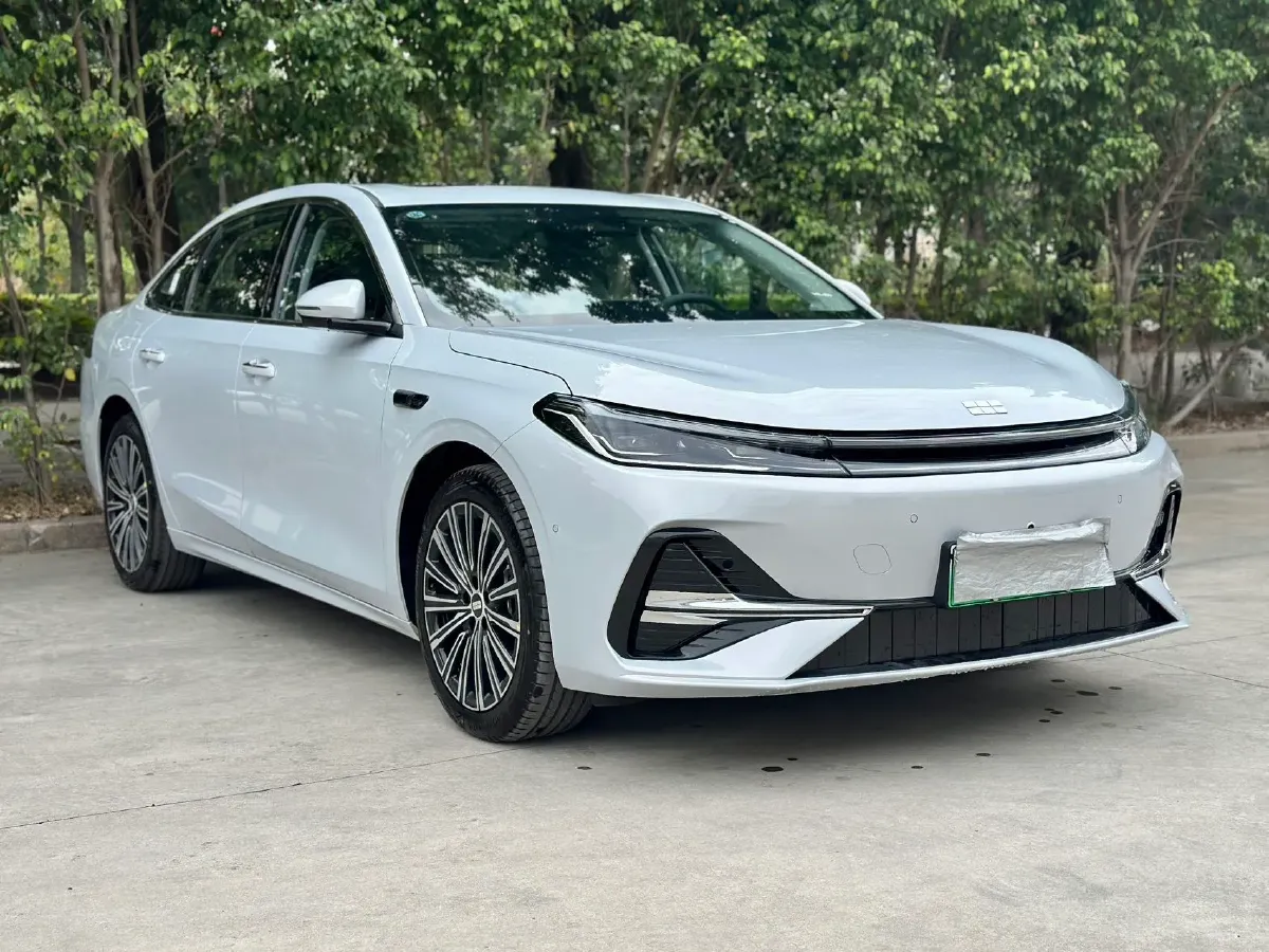 2025 Geely Galaxy Starshine 8 1.5L 112HP L4 1DHT PHEV,autocango,china used car exporter,china ev exporter,chinese used car exporter,chinese used ev exporter