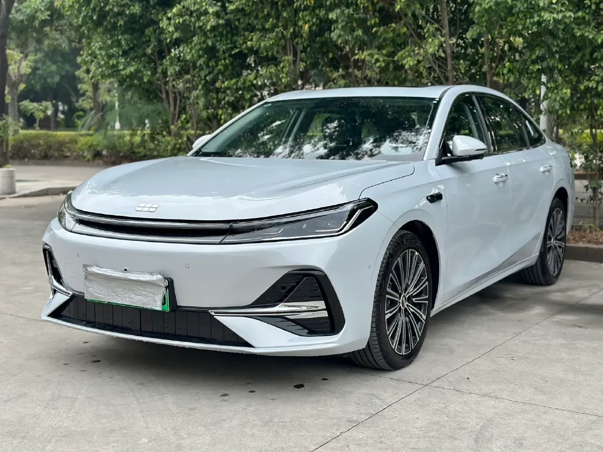 2025 Geely Galaxy Starshine 8 1.5L 112HP L4 1DHT PHEV,autocango,china used car exporter,china ev exporter,chinese used car exporter,chinese used ev exporter