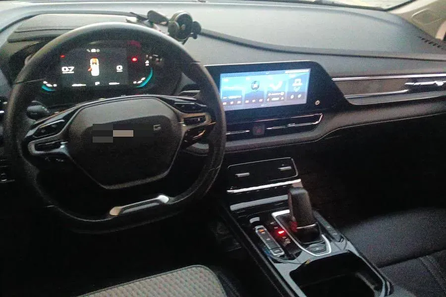 2020 WuLing KaiJie 1.5T 147HP L4 CVT,autocango,china used car exporter,china ev exporter,chinese used car exporter,chinese used ev exporter