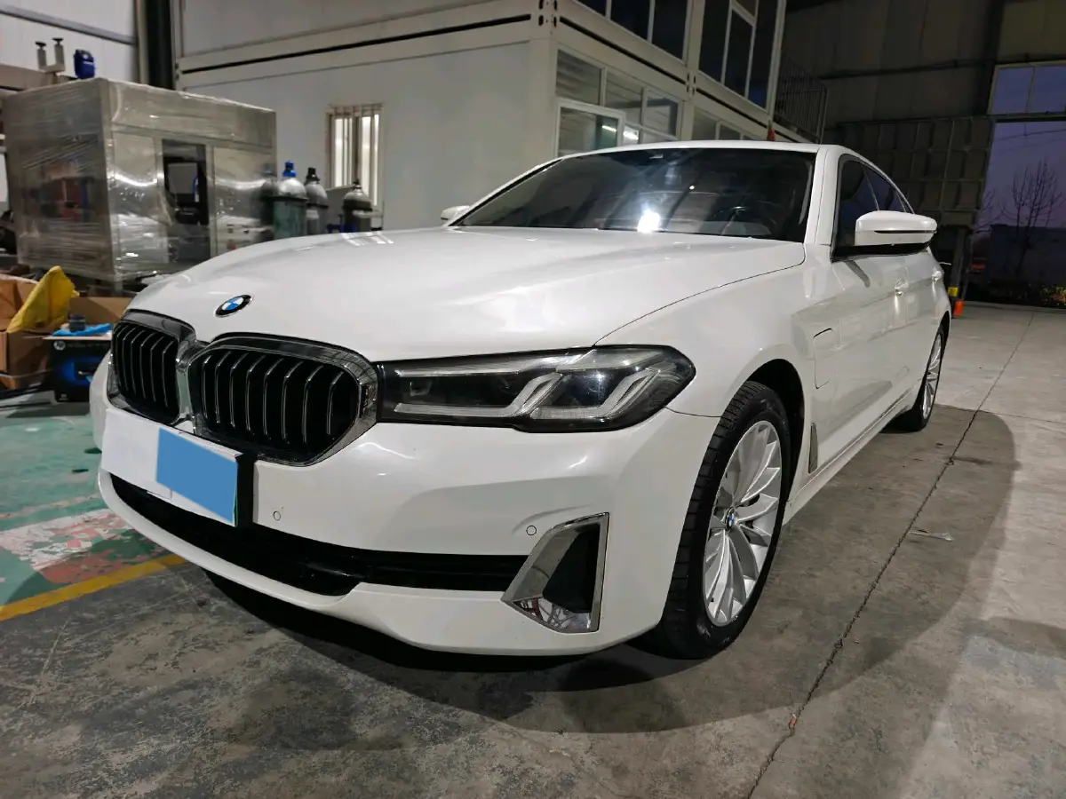 2021 BMW 5 Series 2.0T 184HP L4 8AT PHEV 17.7KWH