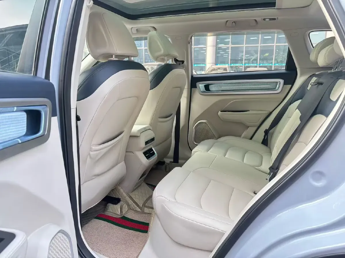 2023 Geely ICON 1.5T 181HP L4 7DCT,autocango,china used car exporter,china ev exporter,chinese used car exporter,chinese used ev exporter