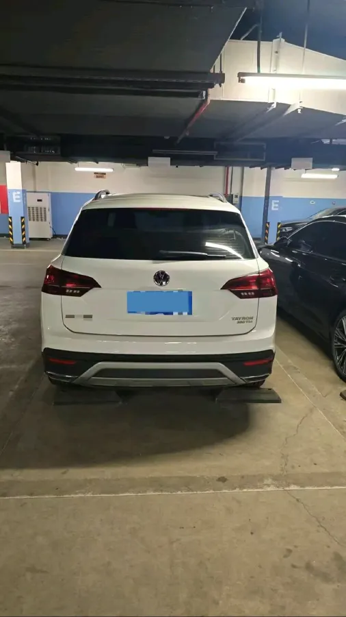 2019 Jeep Cherokee 2.0T 234HP L4 9AT,autocango,china used car exporter,china ev exporter,chinese used car exporter,chinese used ev exporter