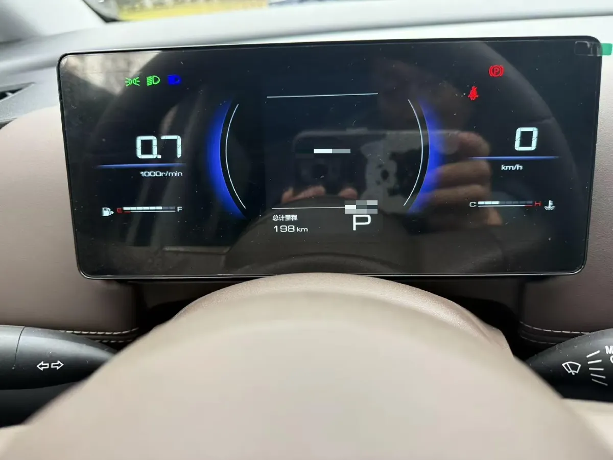 2025 WuLing XingGuang 730 1.5T 177HP L4 CVT,autocango,china used car exporter,china ev exporter,chinese used car exporter,chinese used ev exporter