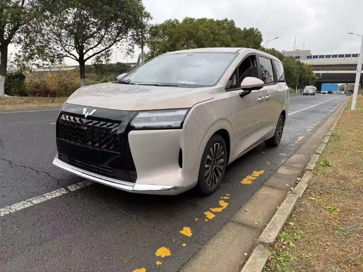2025 WuLing XingGuang 730 1.5T 177HP L4 CVT