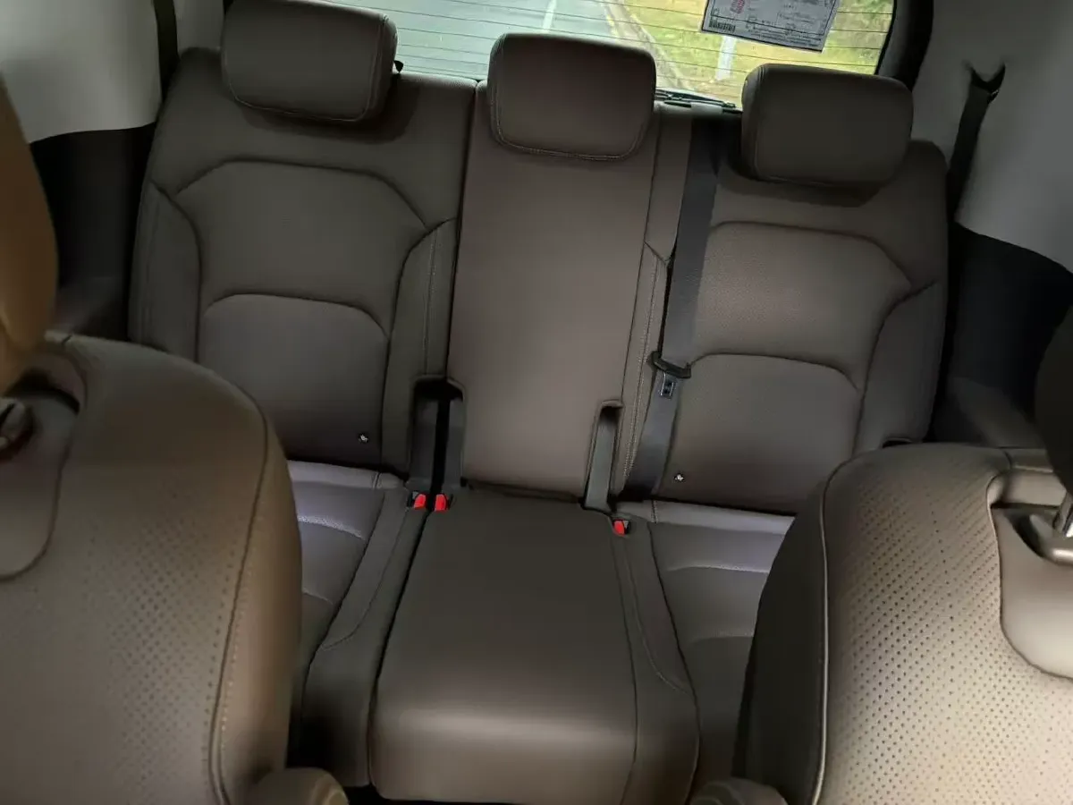 2025 WuLing XingGuang 730 1.5T 177HP L4 CVT,autocango,china used car exporter,china ev exporter,chinese used car exporter,chinese used ev exporter