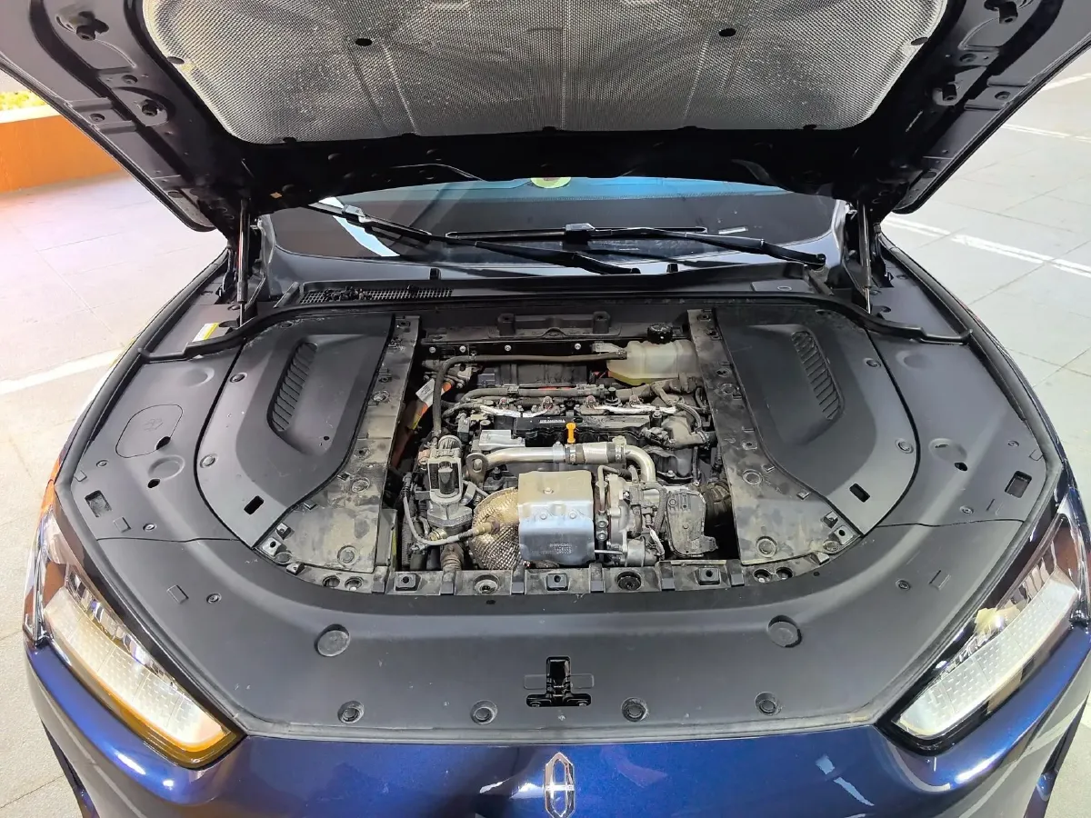 2022 AITO AITO M5 Range Extended 125HP REEV 40KWH,autocango,china used car exporter,china ev exporter,chinese used car exporter,chinese used ev exporter