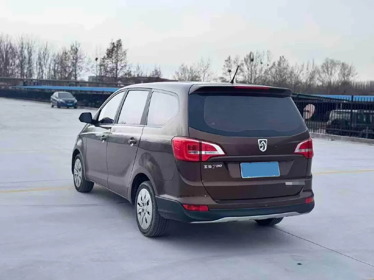 2016 BaoJun 730 1.5L 112HP L4 5MT,autocango,china used car exporter,china ev exporter,chinese used car exporter,chinese used ev exporter