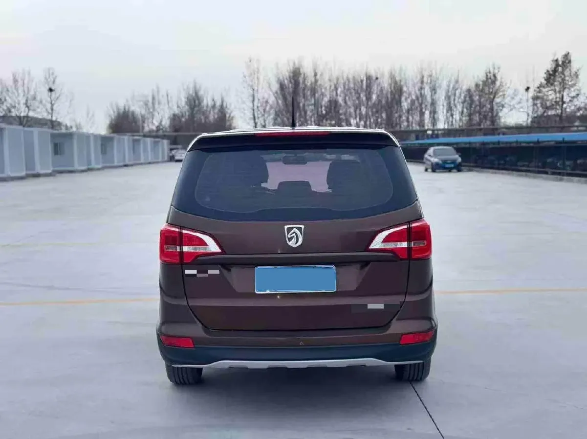 2016 BaoJun 730 1.5L 112HP L4 5MT,autocango,china used car exporter,china ev exporter,chinese used car exporter,chinese used ev exporter