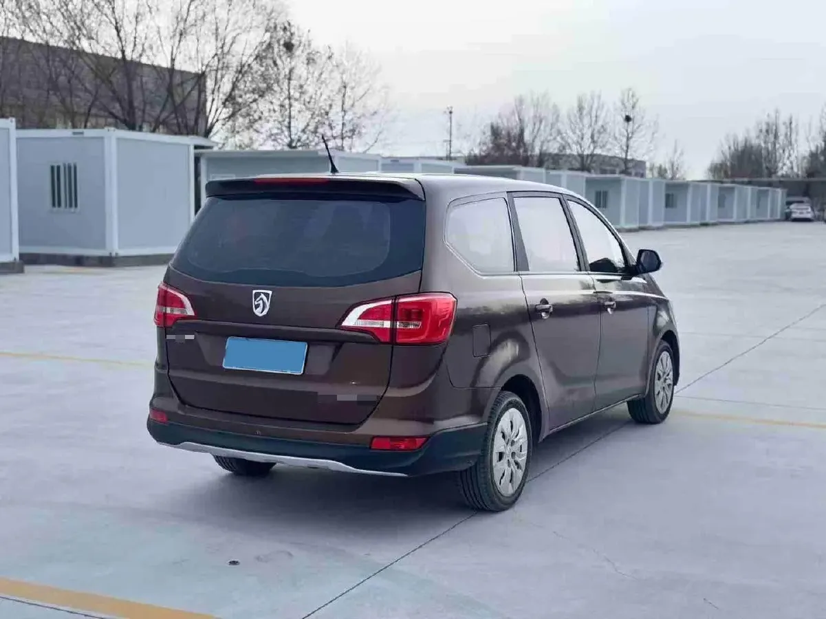 2016 BaoJun 730 1.5L 112HP L4 5MT,autocango,china used car exporter,china ev exporter,chinese used car exporter,chinese used ev exporter
