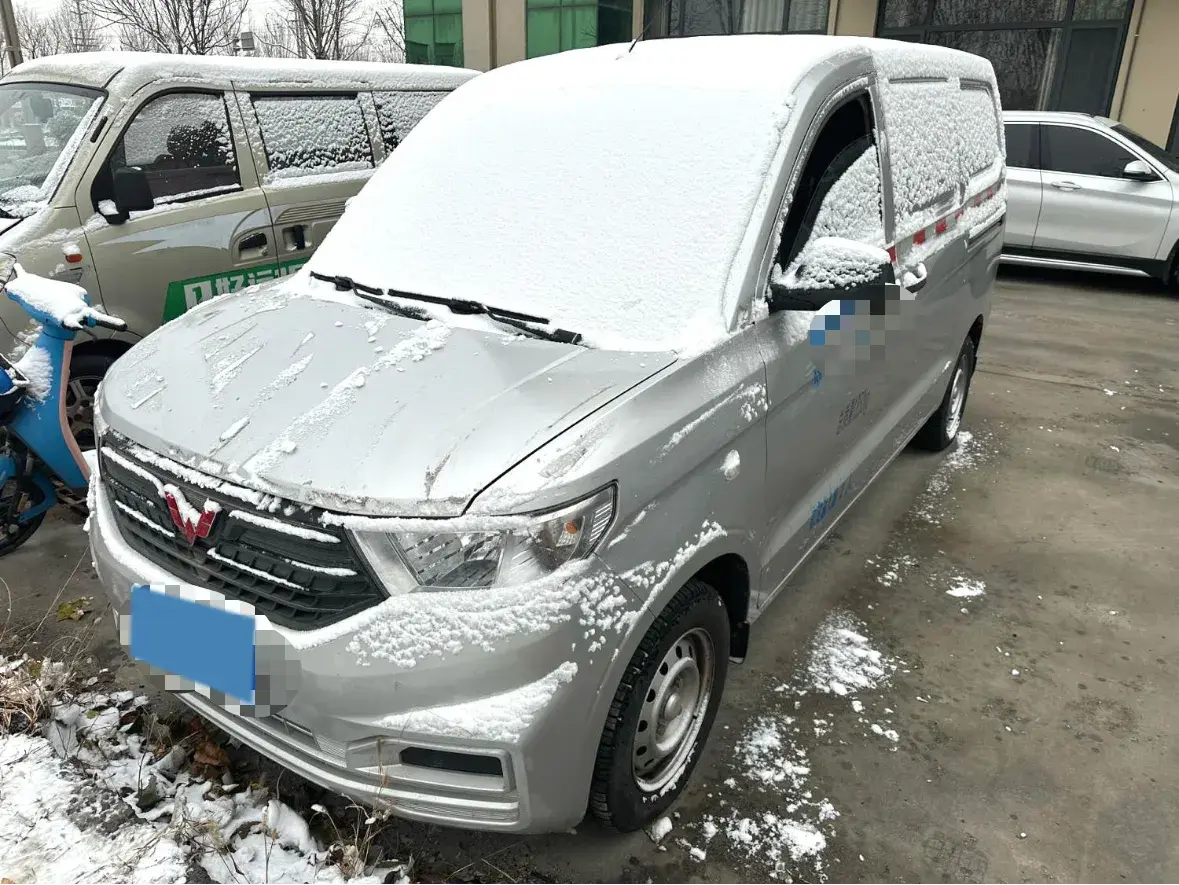 2022 WuLing HongGuang V 1.5L 99HP L4 6MT