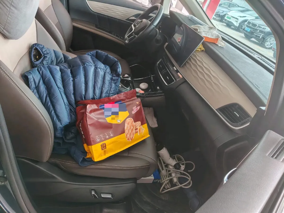 2022 Roewe RX5 MAX 2.0T 231HP L4 8AT,autocango,china used car exporter,china ev exporter,chinese used car exporter,chinese used ev exporter