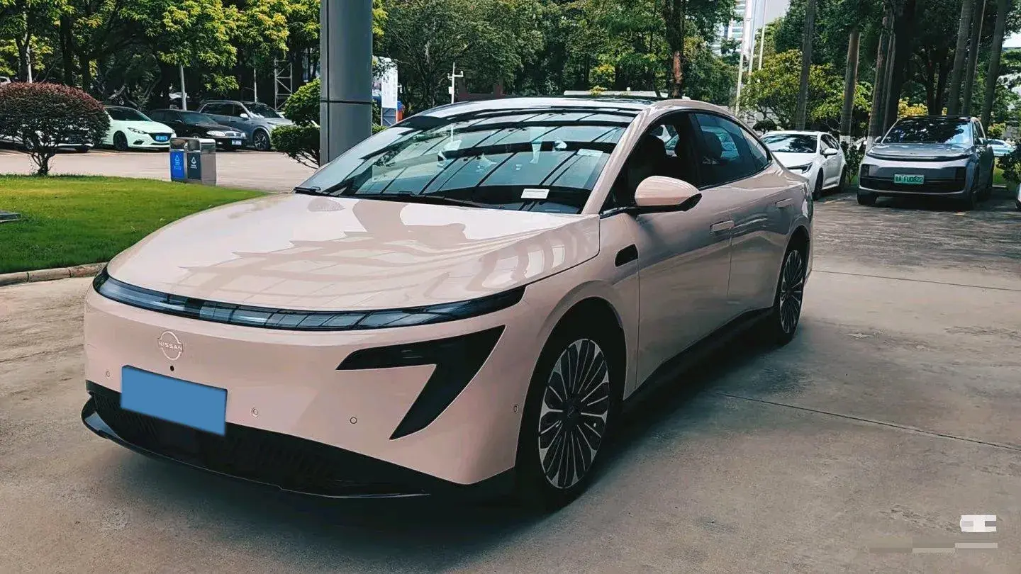 2025 Nissan N7 BEV 58KWH