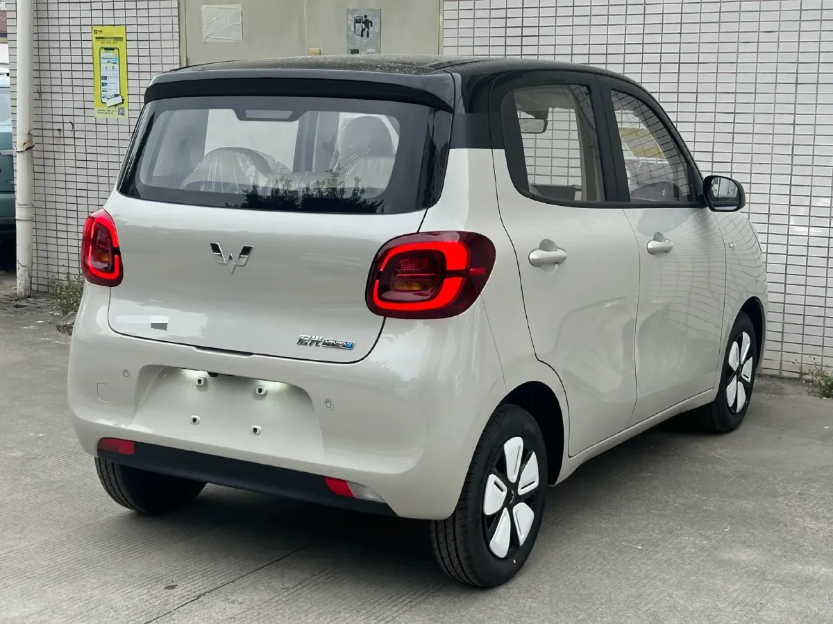 2025 WuLing HongGuang MINI EV BEV 16.2KWH,autocango,china used car exporter,china ev exporter,chinese used car exporter,chinese used ev exporter