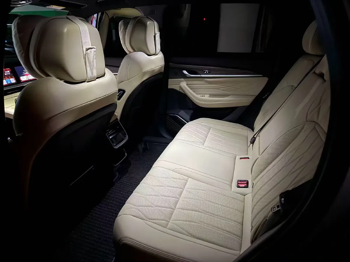 2025 Geely Monjaro 2.0T 238HP L4 8AT,autocango,china used car exporter,china ev exporter,chinese used car exporter,chinese used ev exporter