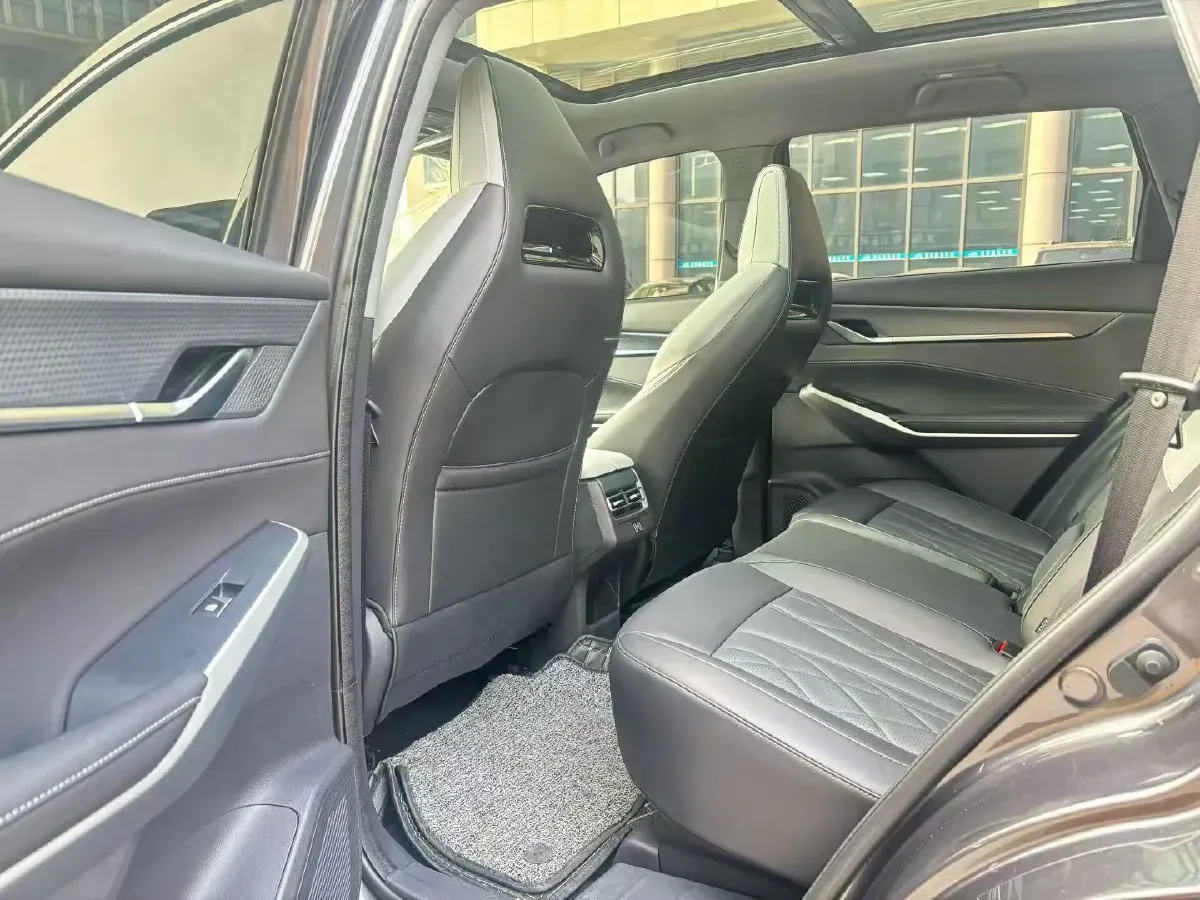 2024 ChangAn CS75 Plus 1.5T 188HP L4 8AT,autocango,china used car exporter,china ev exporter,chinese used car exporter,chinese used ev exporter