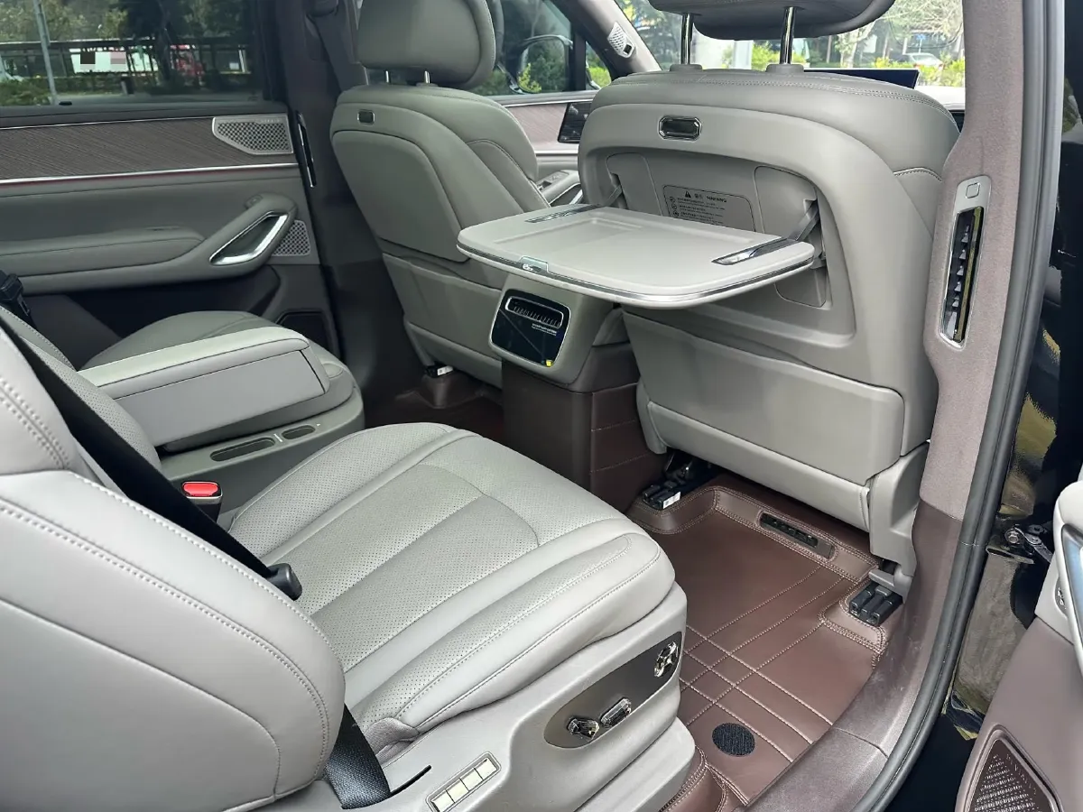 2025 Denza DenzaN9 2.0T 207HP L4 E-CVT PHEV,autocango,china used car exporter,china ev exporter,chinese used car exporter,chinese used ev exporter