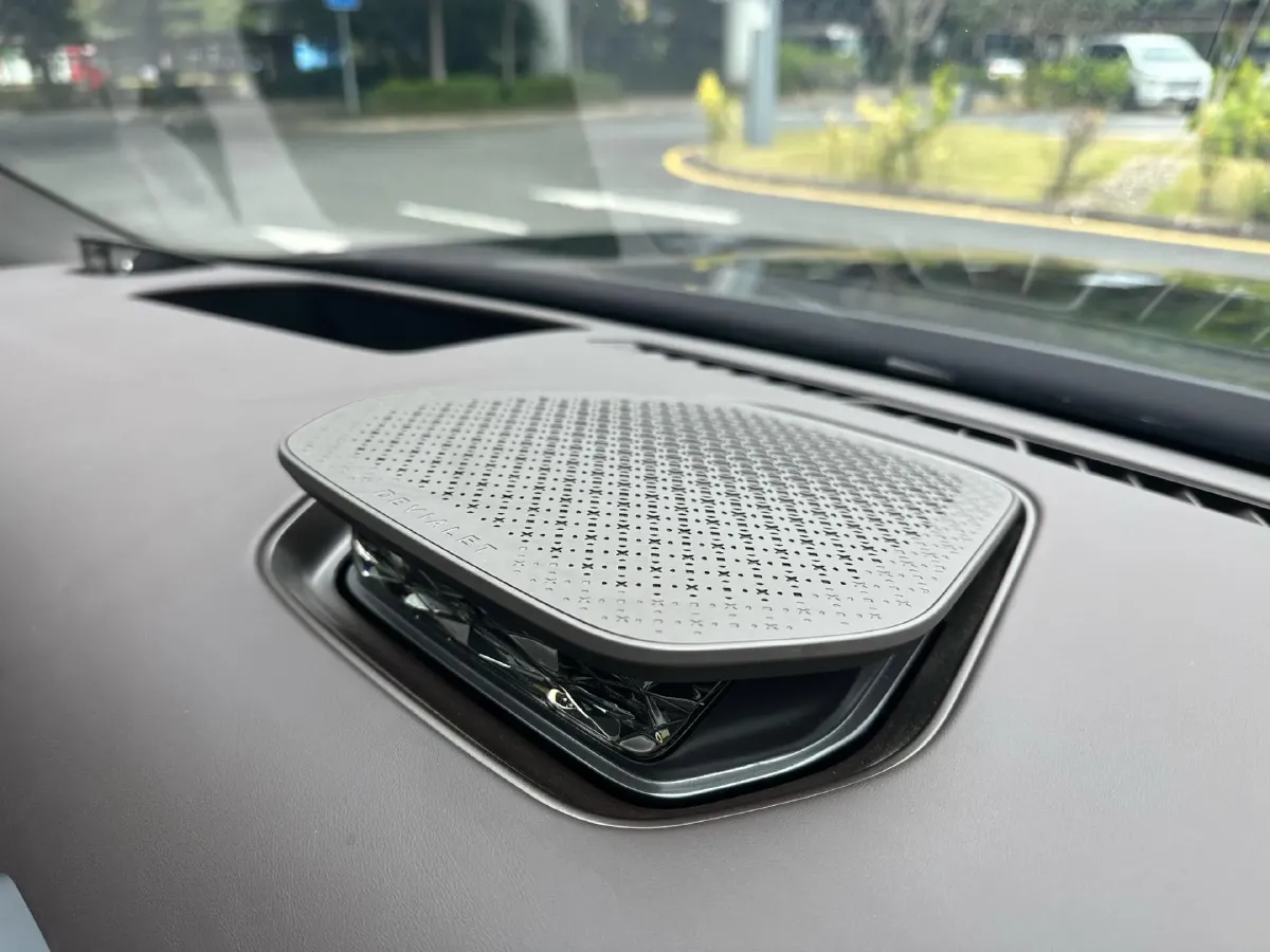 2025 Denza DenzaN9 2.0T 207HP L4 E-CVT PHEV,autocango,china used car exporter,china ev exporter,chinese used car exporter,chinese used ev exporter