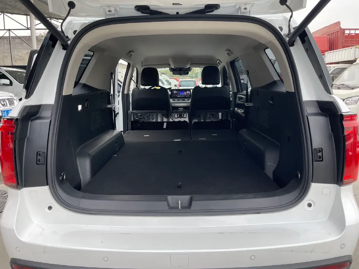 2023 Haval H5 2.0T 224HP L4 8AT,autocango,china used car exporter,china ev exporter,chinese used car exporter,chinese used ev exporter