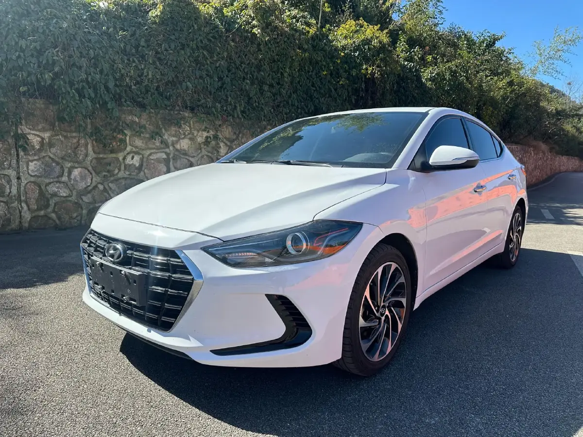 2019 Hyundai Elantra 1.4T 130HP L4 7DCT