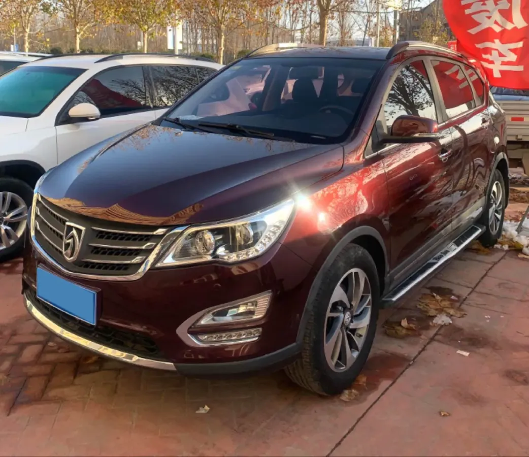 2015 BaoJun 560 1.8L 137HP L4 5MT,autocango,china used car exporter,china ev exporter,chinese used car exporter,chinese used ev exporter