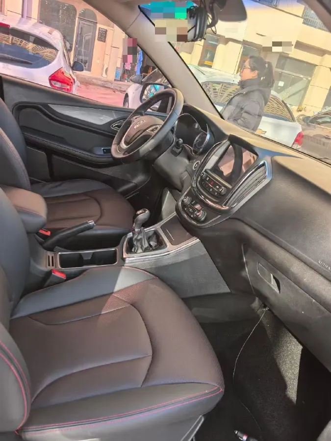 2015 BaoJun 560 1.8L 137HP L4 5MT,autocango,china used car exporter,china ev exporter,chinese used car exporter,chinese used ev exporter