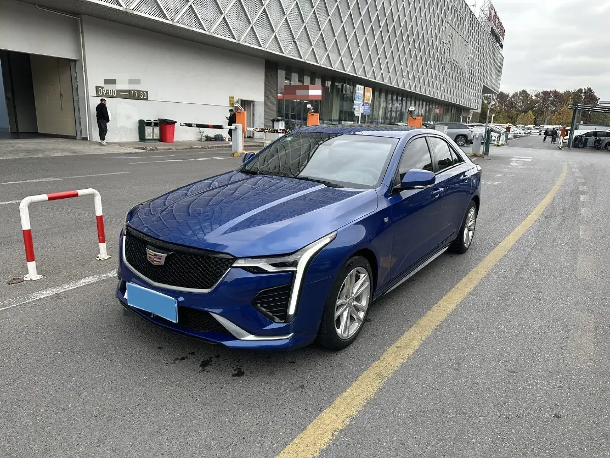 2022 Cadillac CT4 2.0T 237HP L4 8AT