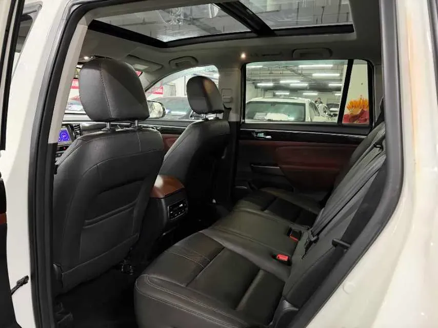 2017 GAC Trumpchi GS8 2.0T 201HP L4 6AT,autocango,china used car exporter,china ev exporter,chinese used car exporter,chinese used ev exporter