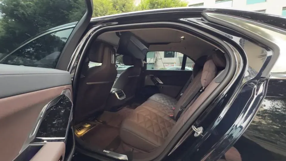 2023 BMW 7 Series 3.0T 272HP L6 8AT,autocango,china used car exporter,china ev exporter,chinese used car exporter,chinese used ev exporter