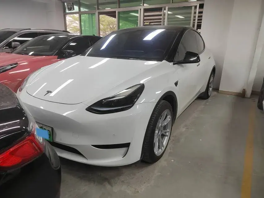 2022 Tesla Model Y BEV 60KWH