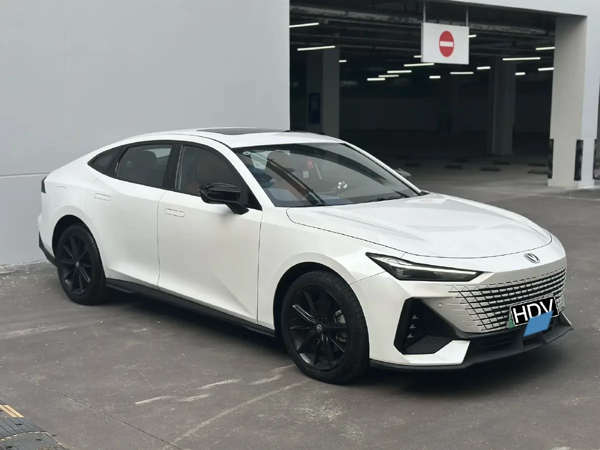 2023 ChangAn UNI-V iDD 1.5T 170HP L4 6TCT PHEV 18.4KWH,autocango,china used car exporter,china ev exporter,chinese used car exporter,chinese used ev exporter