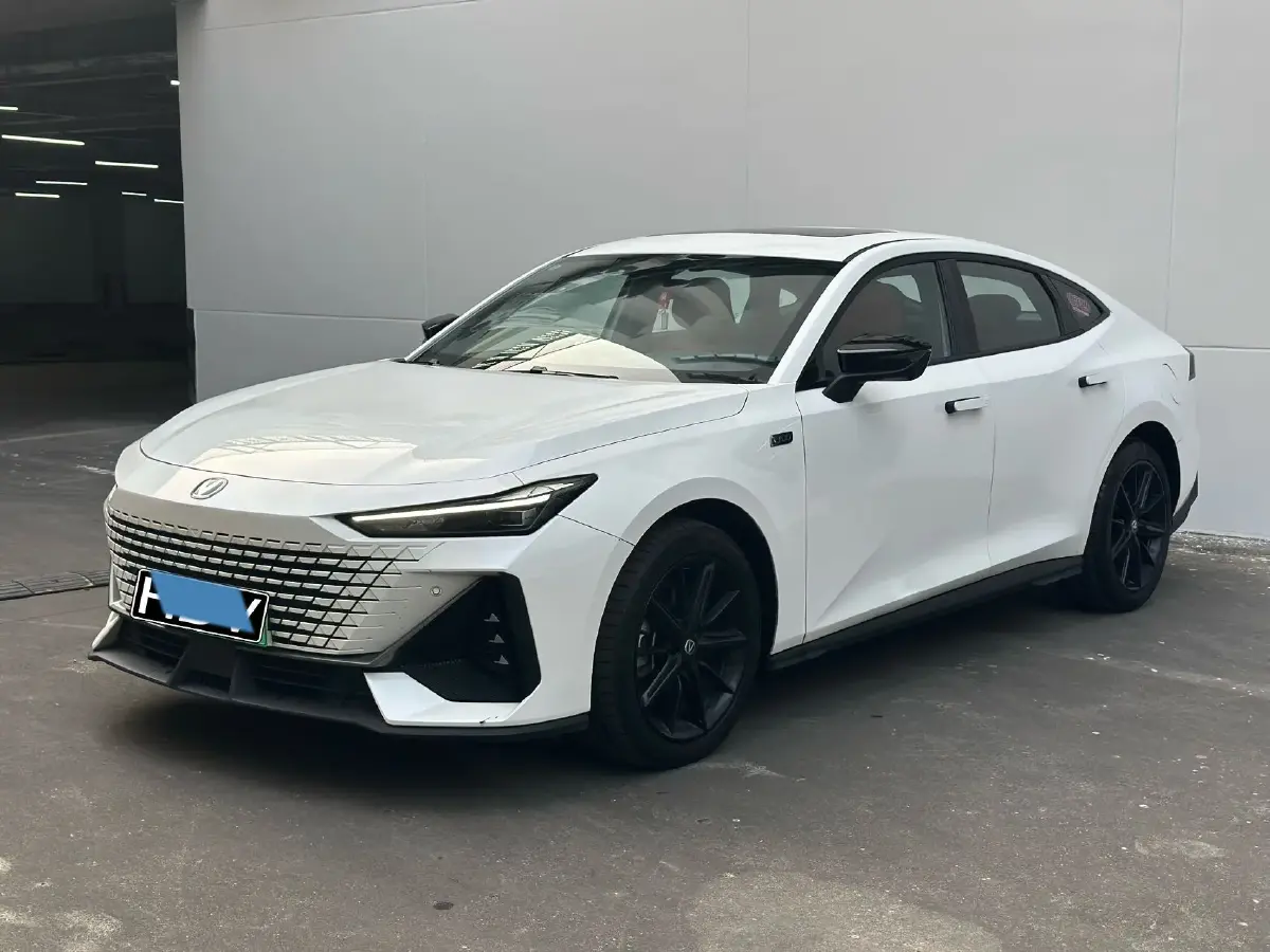 2023 ChangAn UNI-V iDD 1.5T 170HP L4 6TCT PHEV 18.4KWH