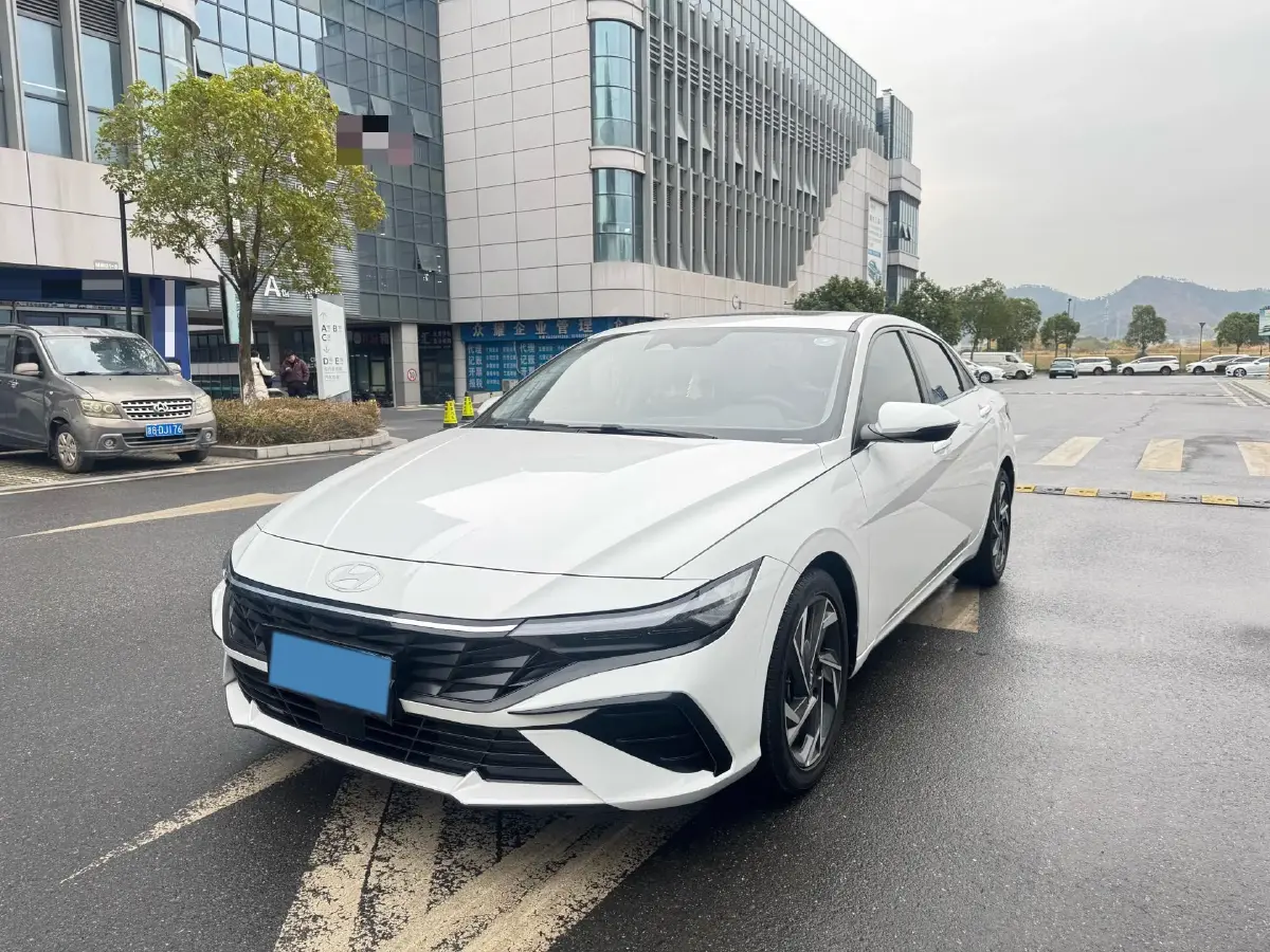 2023 Hyundai Elantra 1.5L 115HP L4 CVT 2023 Hyundai Elantra 1.5L 115HP L4 CVT