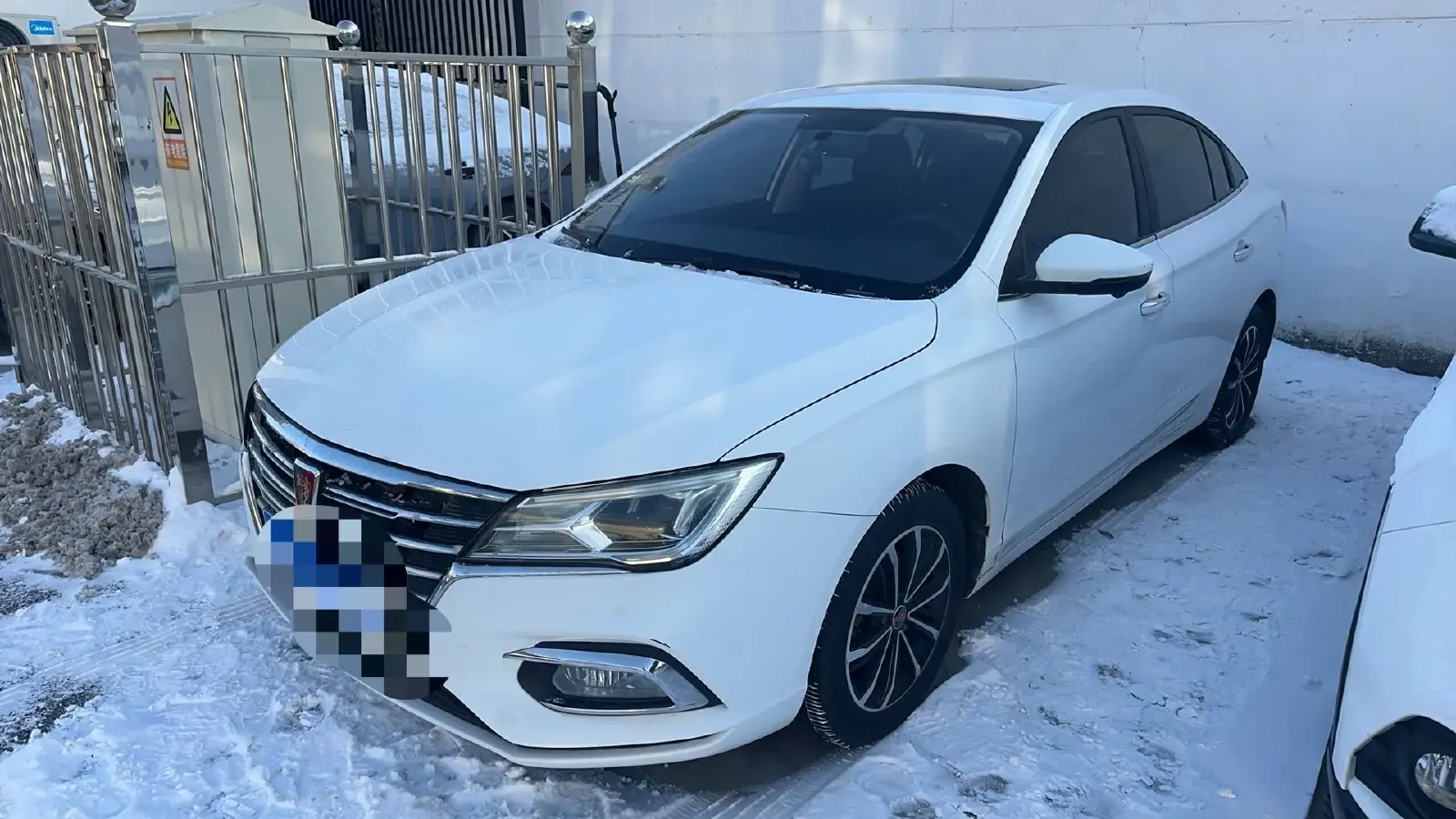 2020 Roewe i5 1.5L 120HP L4 CVT 2020 Roewe i5 1.5L 120HP L4 CVT