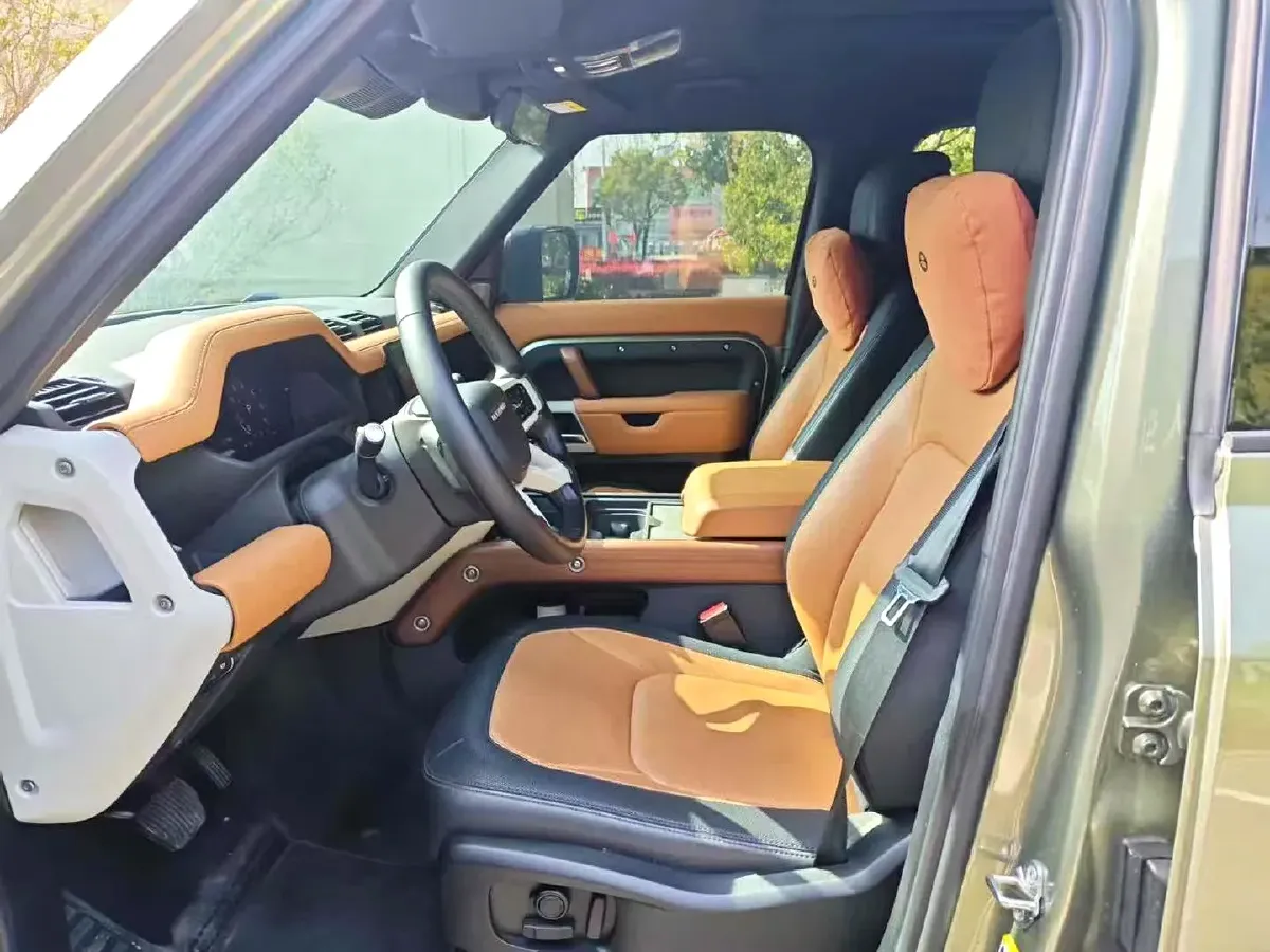 2024 Land Rover Defender 3.0T 400HP L6 8AT,autocango,china used car exporter,china ev exporter,chinese used car exporter,chinese used ev exporter
