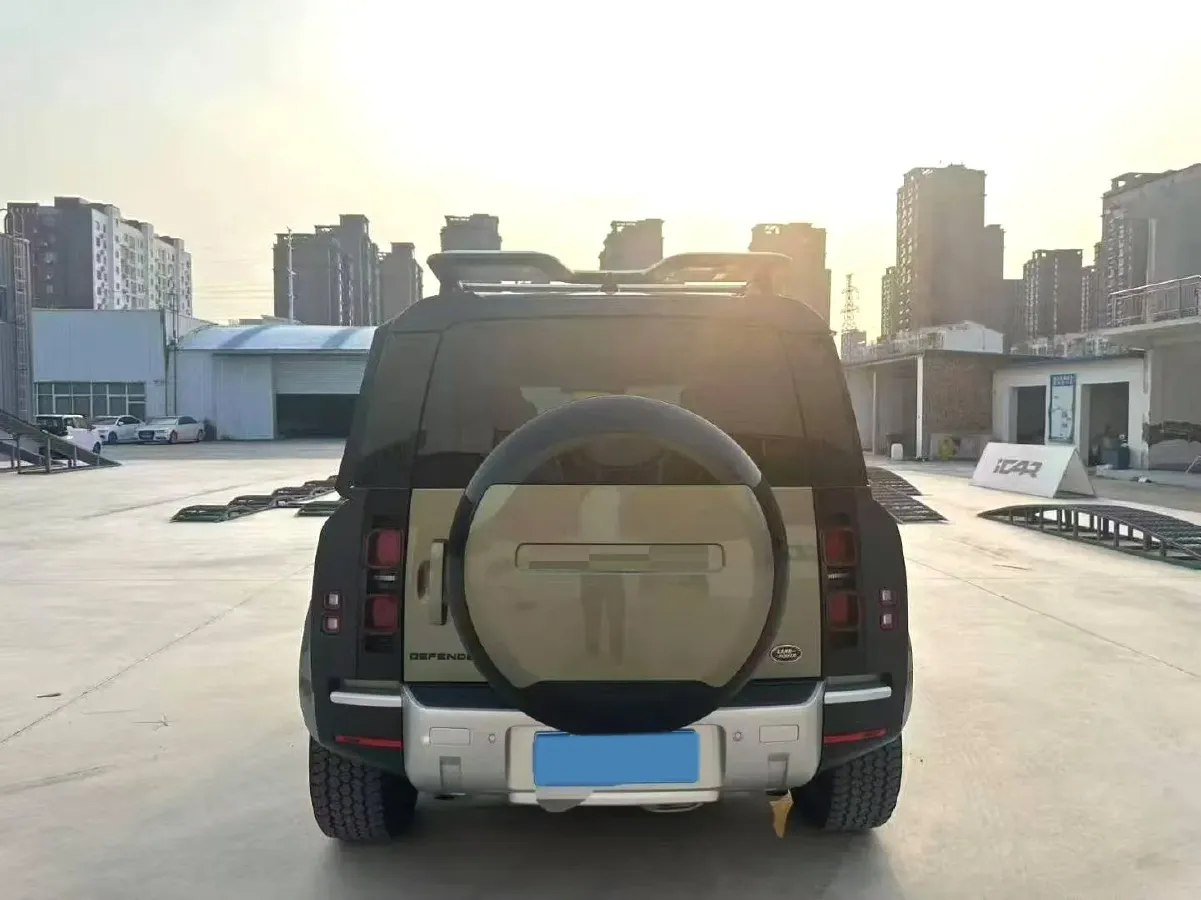 2024 Land Rover Defender 3.0T 400HP L6 8AT,autocango,china used car exporter,china ev exporter,chinese used car exporter,chinese used ev exporter