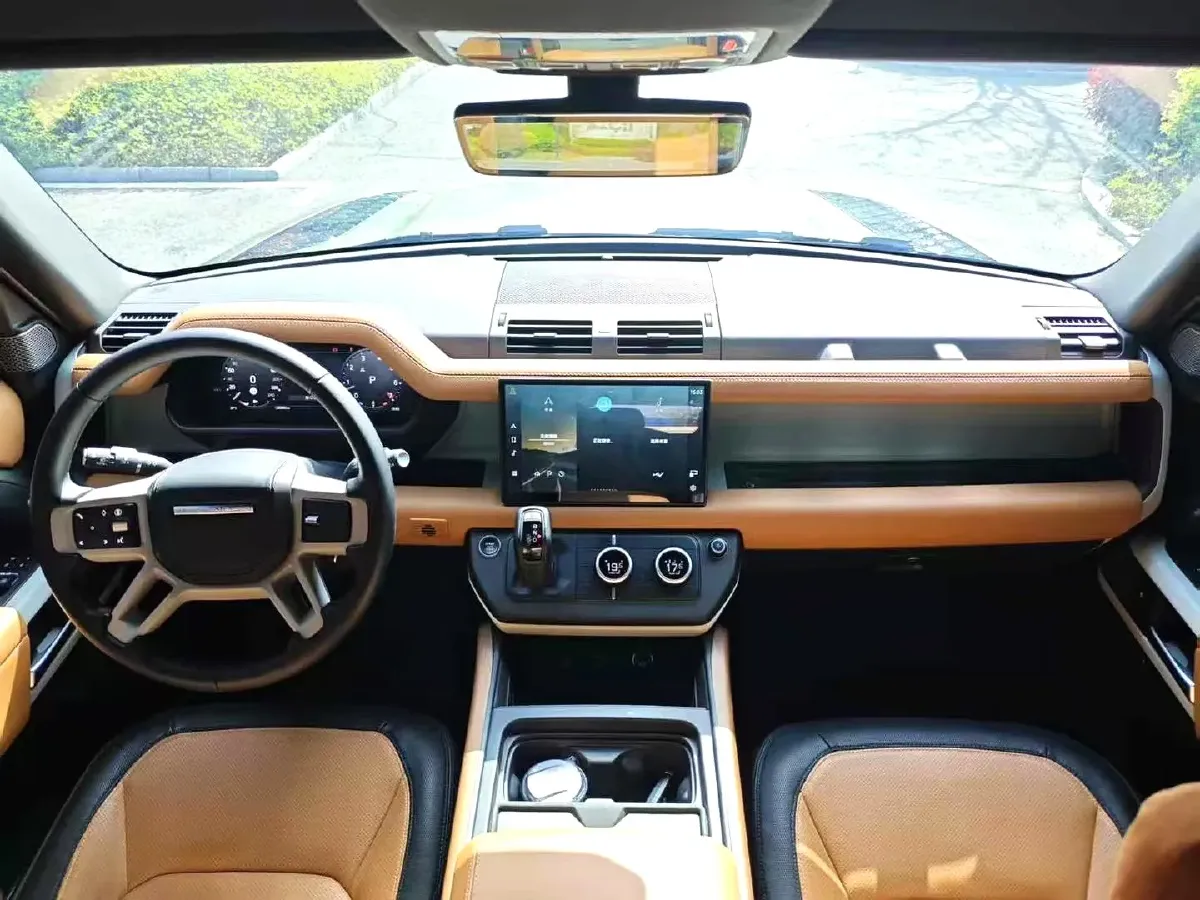 2024 Land Rover Defender 3.0T 400HP L6 8AT,autocango,china used car exporter,china ev exporter,chinese used car exporter,chinese used ev exporter