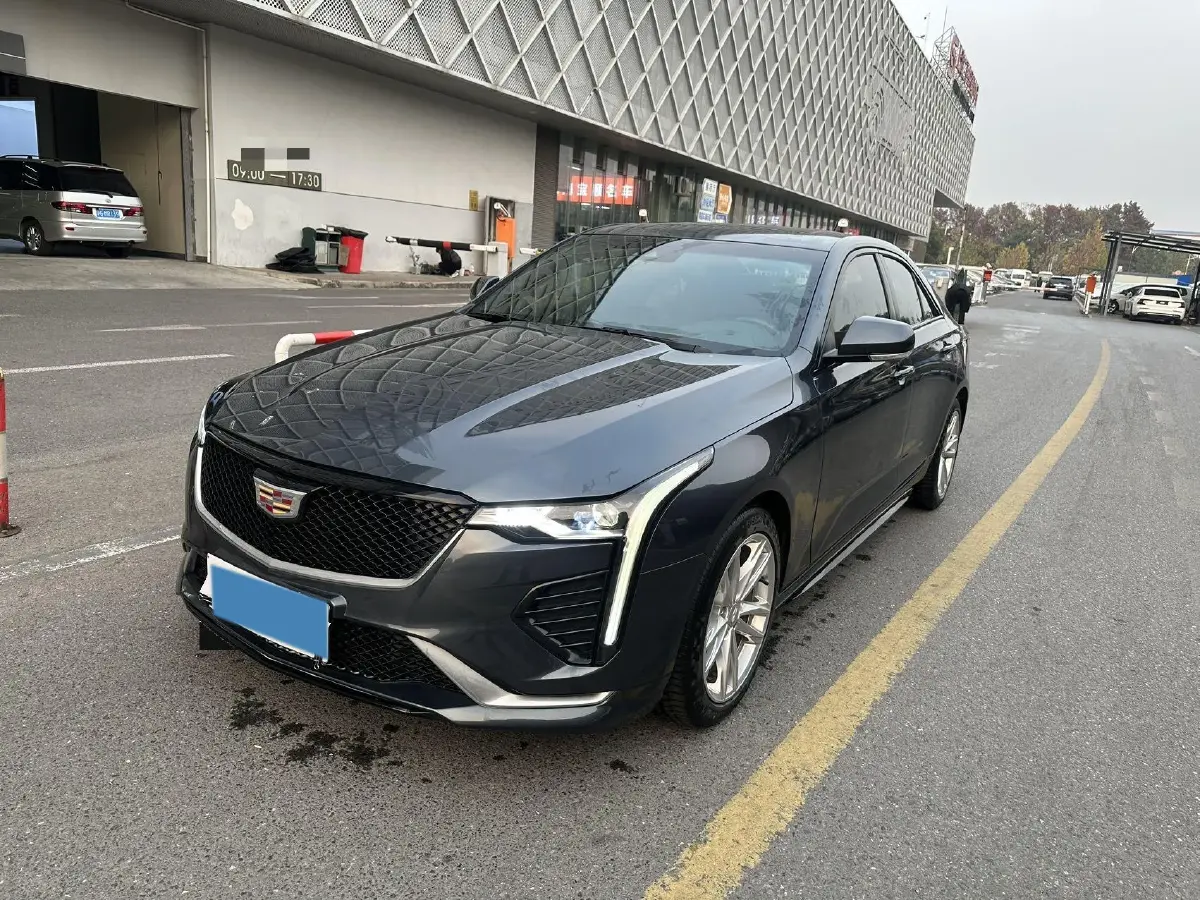 2022 Cadillac CT4 2.0T 237HP L4 8AT