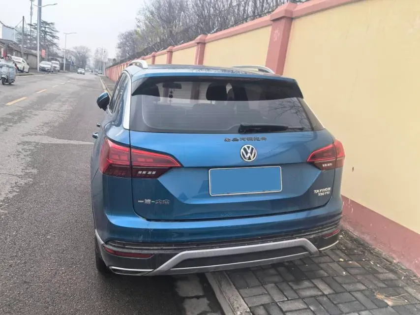 2019 Jeep Cherokee 2.0T 234HP L4 9AT,autocango,china used car exporter,china ev exporter,chinese used car exporter,chinese used ev exporter