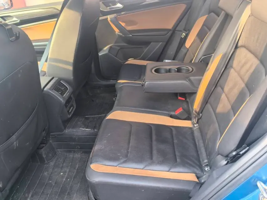 2019 Jeep Cherokee 2.0T 234HP L4 9AT,autocango,china used car exporter,china ev exporter,chinese used car exporter,chinese used ev exporter