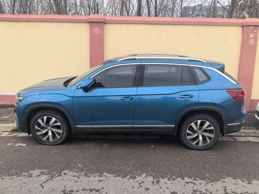 2019 Jeep Cherokee 2.0T 234HP L4 9AT,autocango,china used car exporter,china ev exporter,chinese used car exporter,chinese used ev exporter