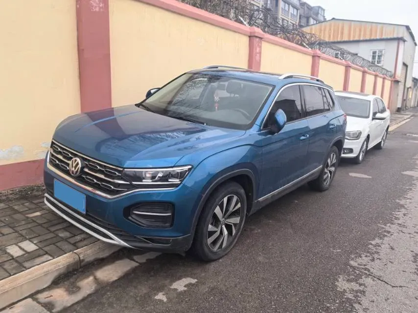 2019 Jeep Cherokee 2.0T 234HP L4 9AT,autocango,china used car exporter,china ev exporter,chinese used car exporter,chinese used ev exporter