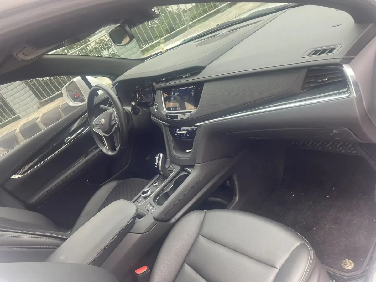 2022 Cadillac XT5 2.0T 237HP L4 9AT,autocango,china used car exporter,china ev exporter,chinese used car exporter,chinese used ev exporter