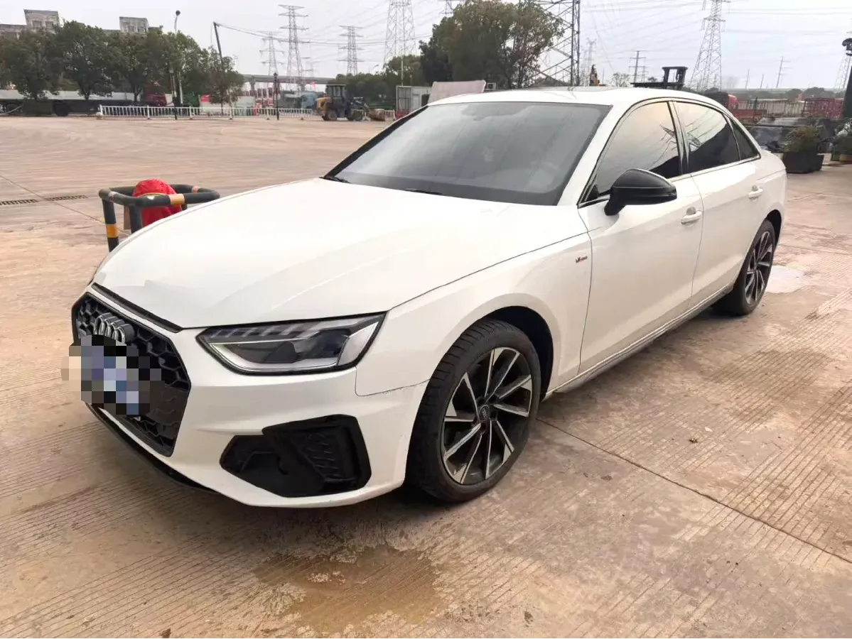 2023 Audi A4L 2.0T 190HP L4 7DCT,autocango,china used car exporter,china ev exporter,chinese used car exporter,chinese used ev exporter