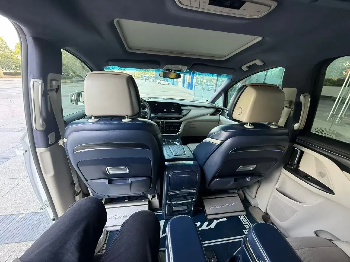 2021 Buick GL8 2.0T 237HP L4 9AT,autocango,china used car exporter,china ev exporter,chinese used car exporter,chinese used ev exporter