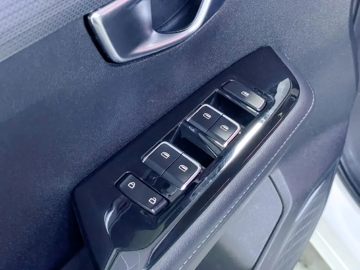 2021 WuLing XingChen 1.5T 147HP L4 CVT,autocango,china used car exporter,china ev exporter,chinese used car exporter,chinese used ev exporter