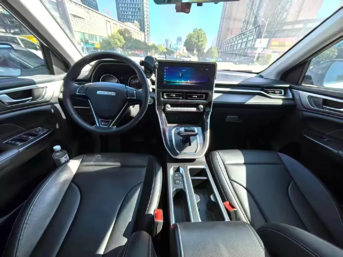 2021 Haval M6 1.5T 150HP L4 7DCT,autocango,china used car exporter,china ev exporter,chinese used car exporter,chinese used ev exporter